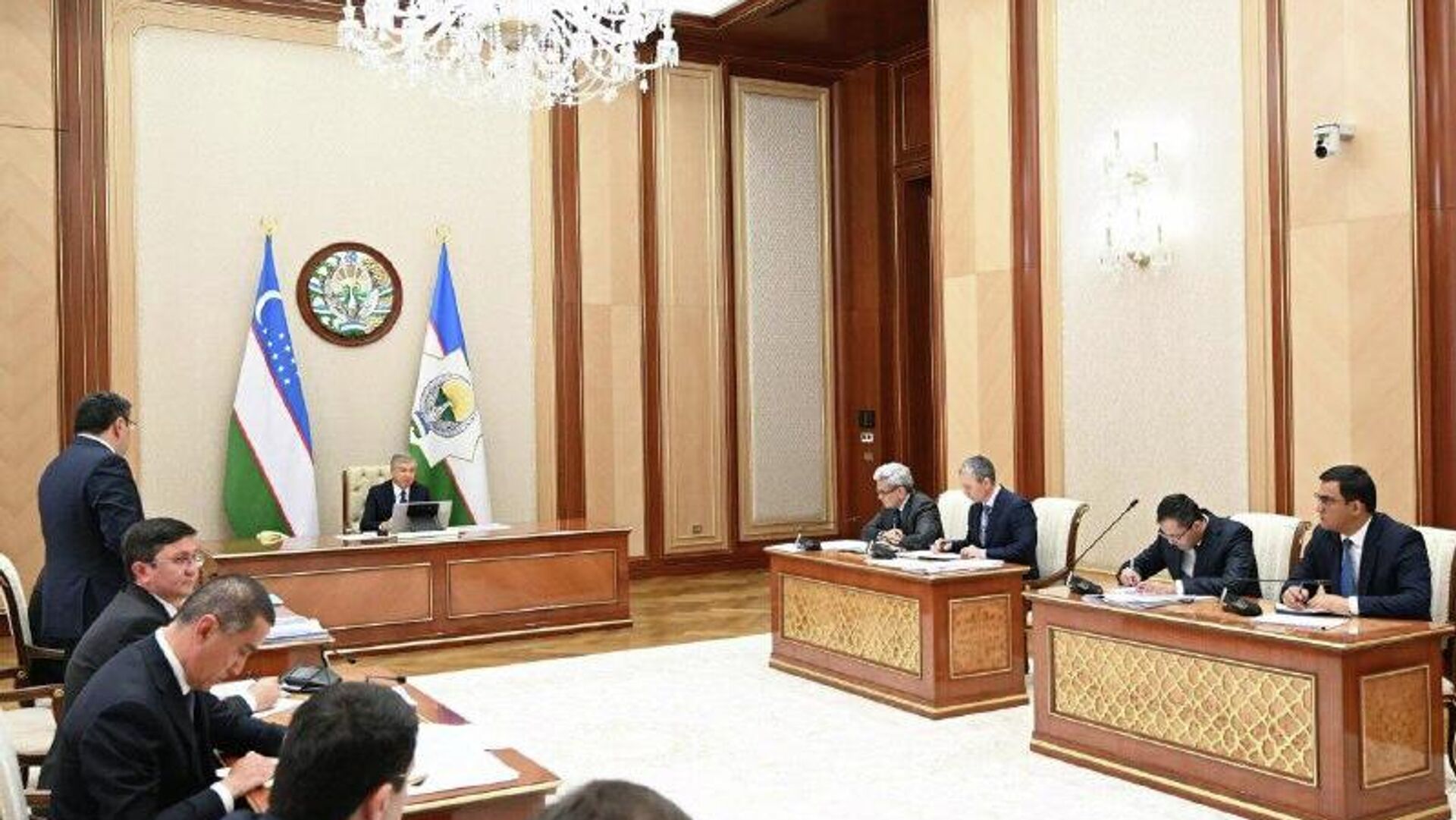 В Ташкенте в ближайшие годы построят 75 км линий высокого напряжения и 5 подстанций В Ташкенте в ближайшие годы построят 75 км линий высокого напряжения и 5 подстанций - Sputnik Узбекистан, 1920, 23.02.2026