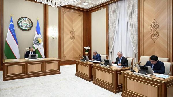 Мирзиёев проверил работу Узбекнефтегаза - Sputnik Узбекистан