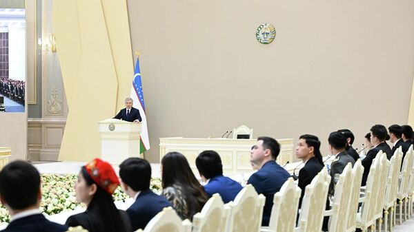Шавкат Мирзиёев озвучил ряд финансовых мер по поддержке молодежного предпринимательства - Sputnik Ўзбекистон