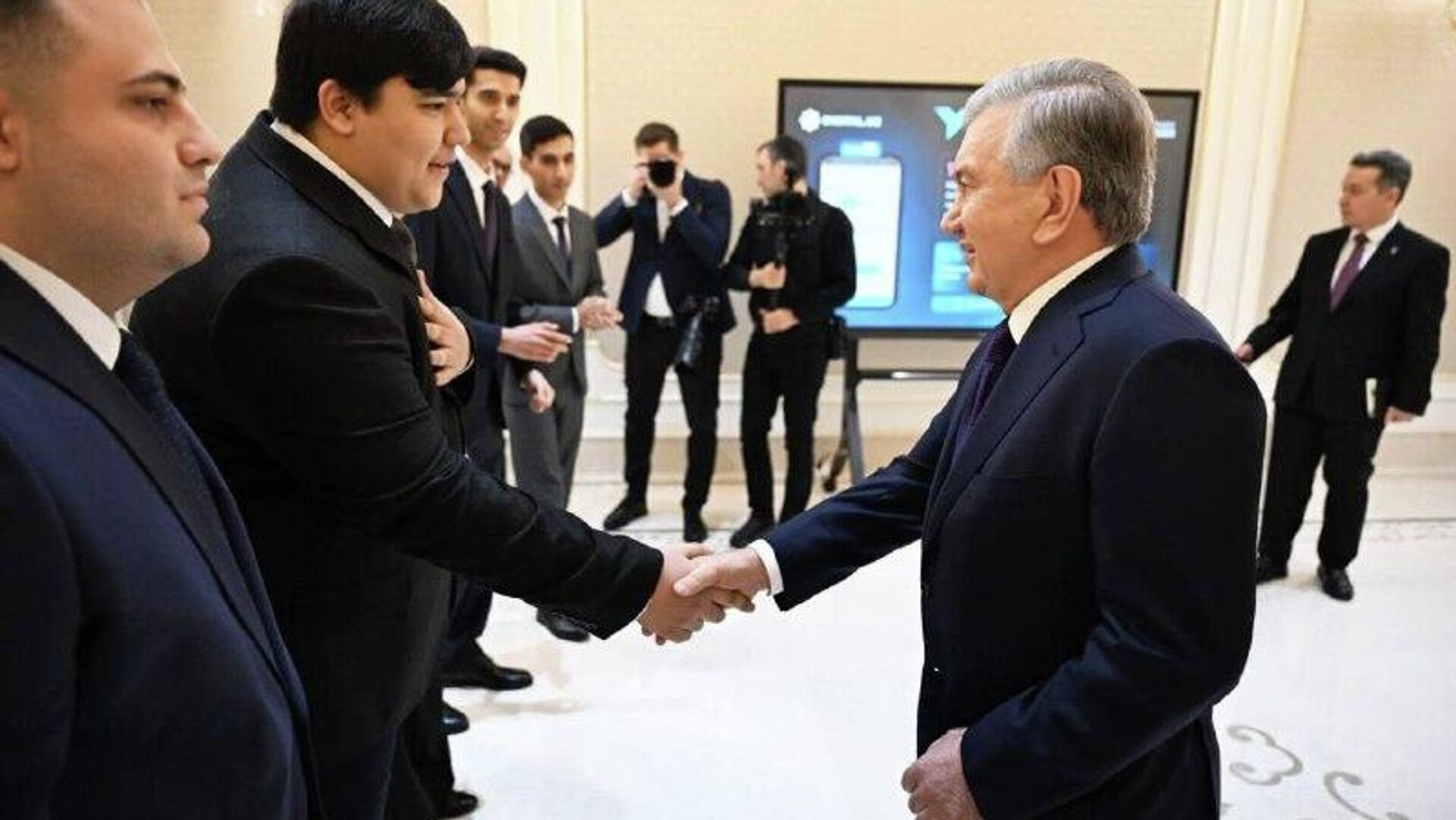 Президент Узбекистана встретился с победителями проекта President Tech Award Президент Узбекистана встретился с победителями проекта President Tech Award - Sputnik Узбекистан, 1920, 24.02.2026