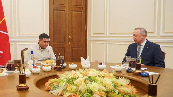 🟠Губернатор Петербурга наградил Хайрулло Ибадуллаева знаком отличия За доблесть в спасении - Sputnik Узбекистан