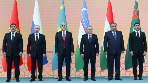 Ko‘p qutblilik davrda Rossiya siyosati: Markaziy Osiyoning o‘rni - Sputnik O‘zbekiston