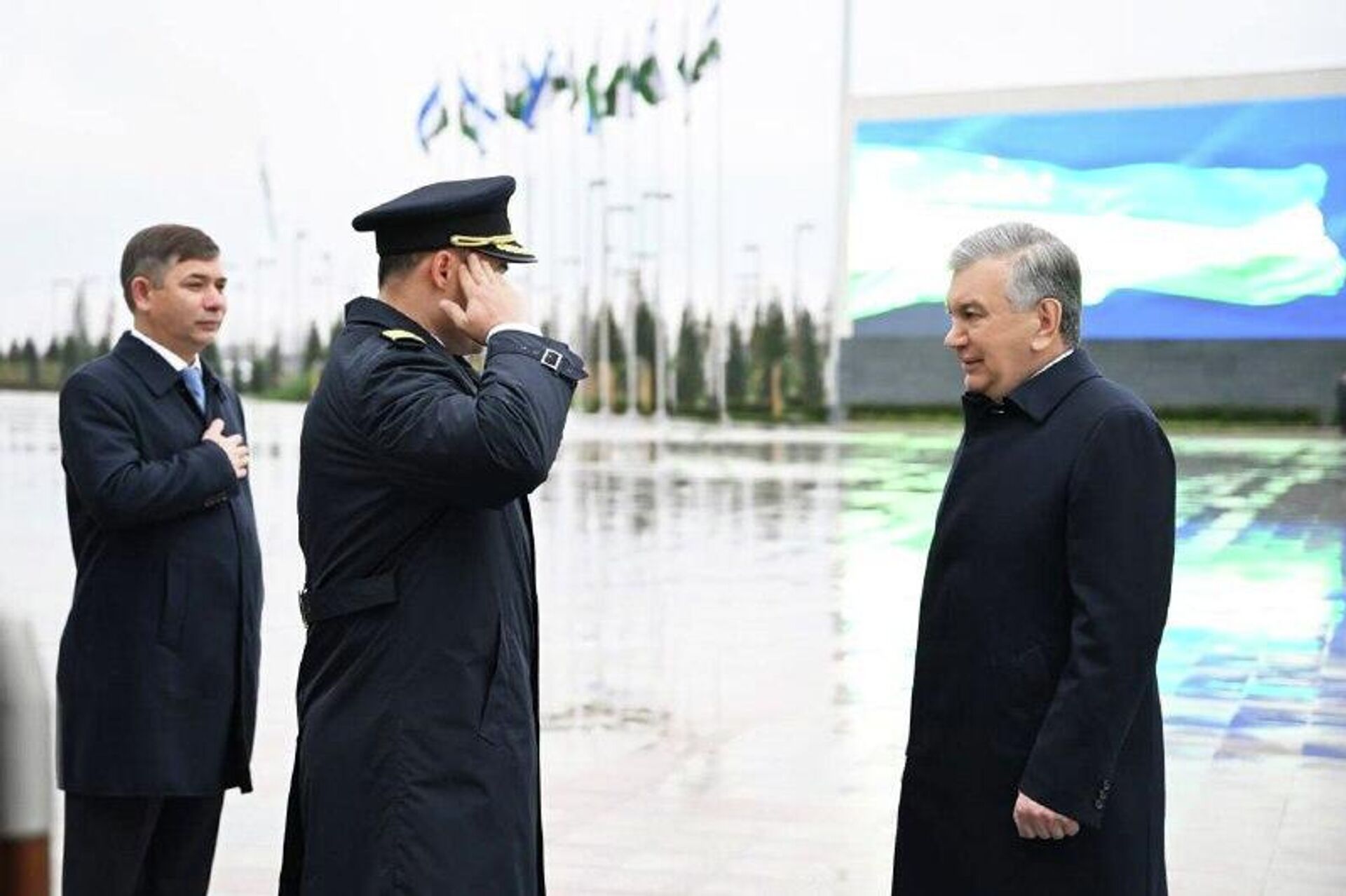 Шавкат Мирзиёев отбыл в Сурхандарьинскую область, сообщает пресс-служба президента Узбекистана - Sputnik Узбекистан, 1920, 26.02.2026