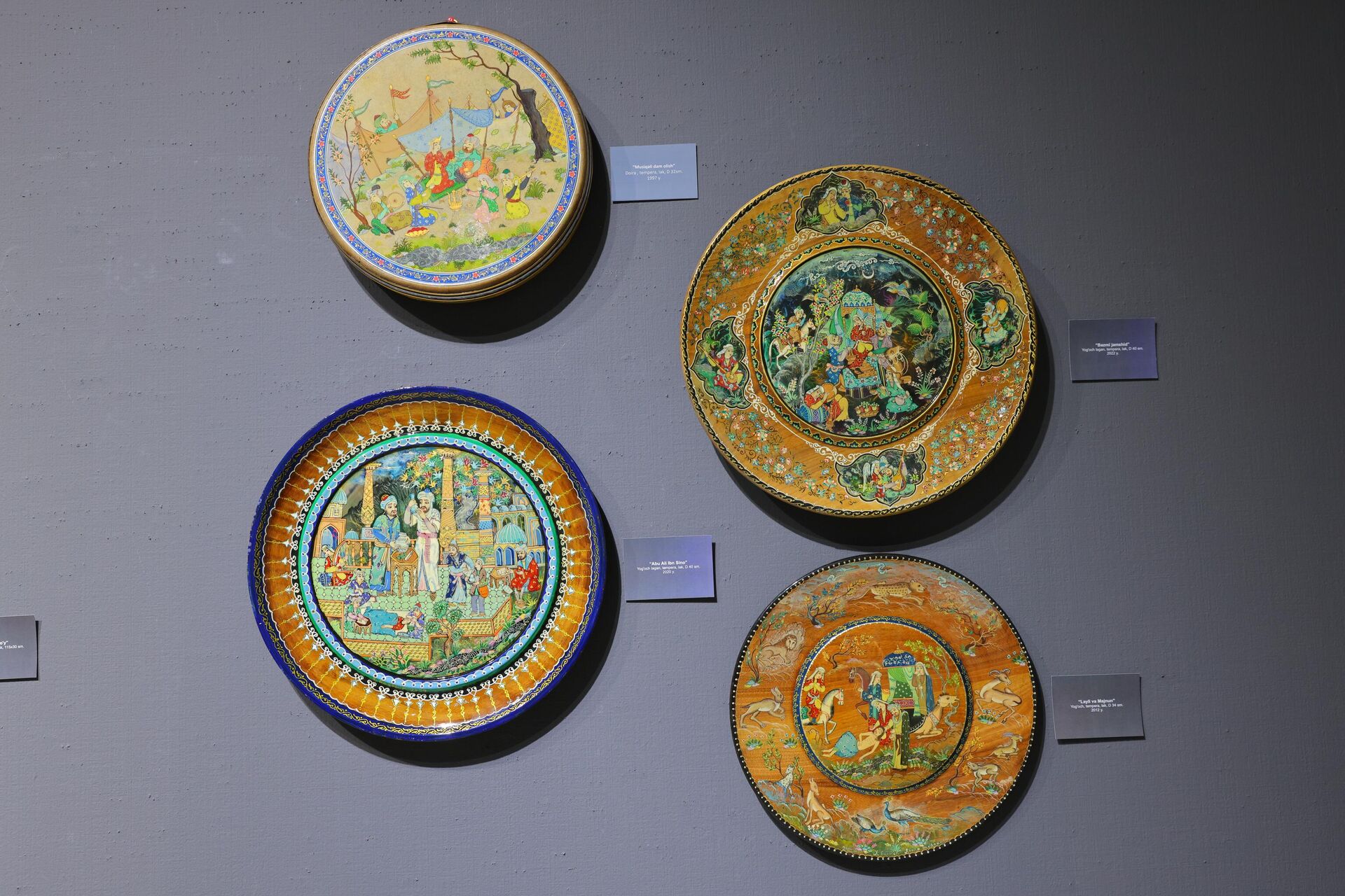 Выставка Духовные ценности Баходира и Бехзода Хаджиметовых Выставка Духовные ценности Баходира и Бехзода Хаджиметовых - Sputnik Узбекистан, 1920, 26.02.2026