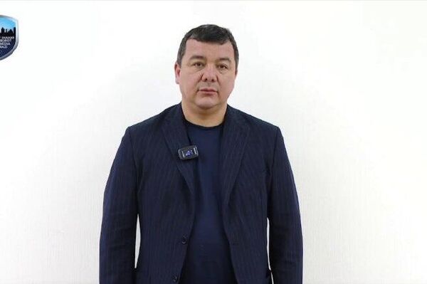 Очередное извинение: подросток, который сбил инспектора ДПС на BMW, публично попросил прощения Очередное извинение: подросток, который сбил инспектора ДПС на BMW, публично попросил прощения - Sputnik Узбекистан