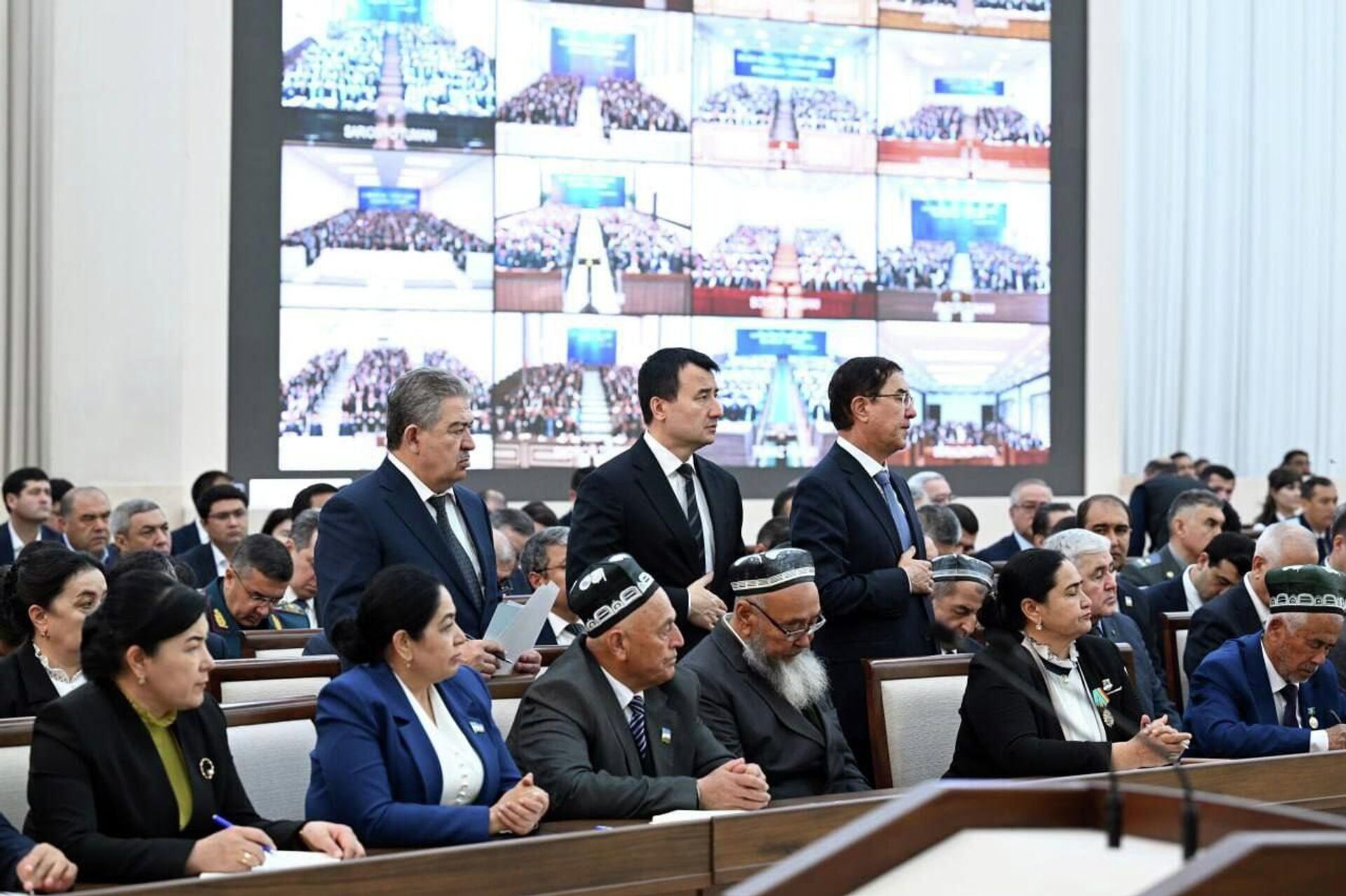 Президент Шавкат Мирзиёев провел совещание по вопросам социально-экономического развития Сурхандарьинской области - Sputnik Узбекистан, 1920, 27.02.2026