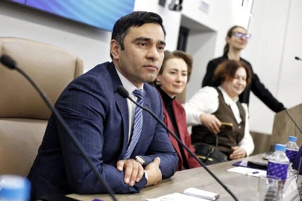 Представители Генконсульства Узбекистана в Санкт-Петербурге встретились со студентами БФУ им Представители Генконсульства Узбекистана в Санкт-Петербурге встретились со студентами БФУ им - Sputnik Узбекистан