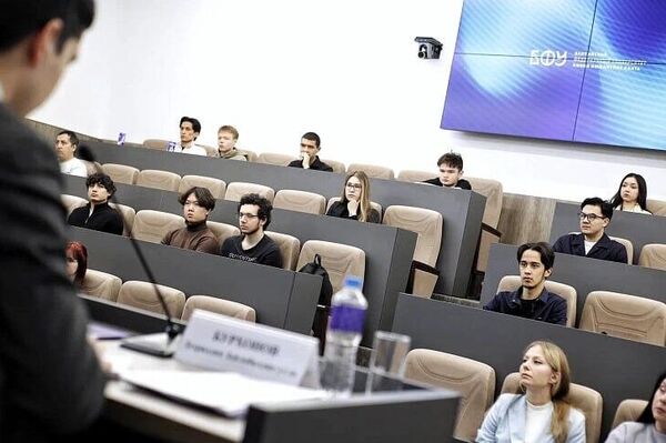 Представители Генконсульства Узбекистана в Санкт-Петербурге встретились со студентами БФУ им Представители Генконсульства Узбекистана в Санкт-Петербурге встретились со студентами БФУ им - Sputnik Узбекистан