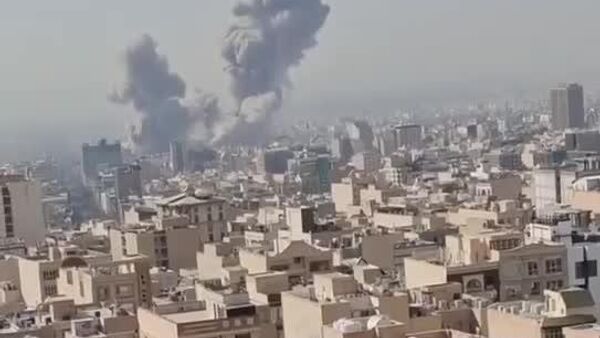 В Тегеране прогремело не менее пяти взрывов - Sputnik Узбекистан