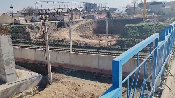В Самарканде строят автомобильный мост через железную дорогу - Sputnik Узбекистан