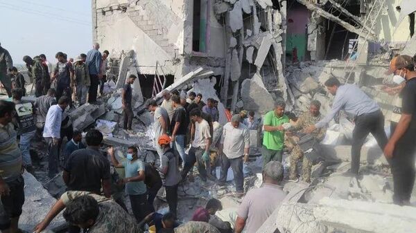 Около 170 учащихся и педагогов погибли от ударов США и Израиля по школе в иранском городе Минаб, сообщает Fars со ссылкой на Министерство просвещения ИРИ - Sputnik Узбекистан