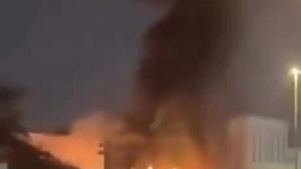 В Дубае горит консульство США - Sputnik Узбекистан