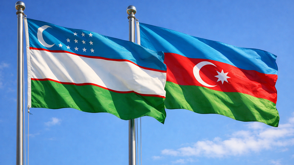 Флаги Узбекистана и Азербайджана - Sputnik Узбекистан