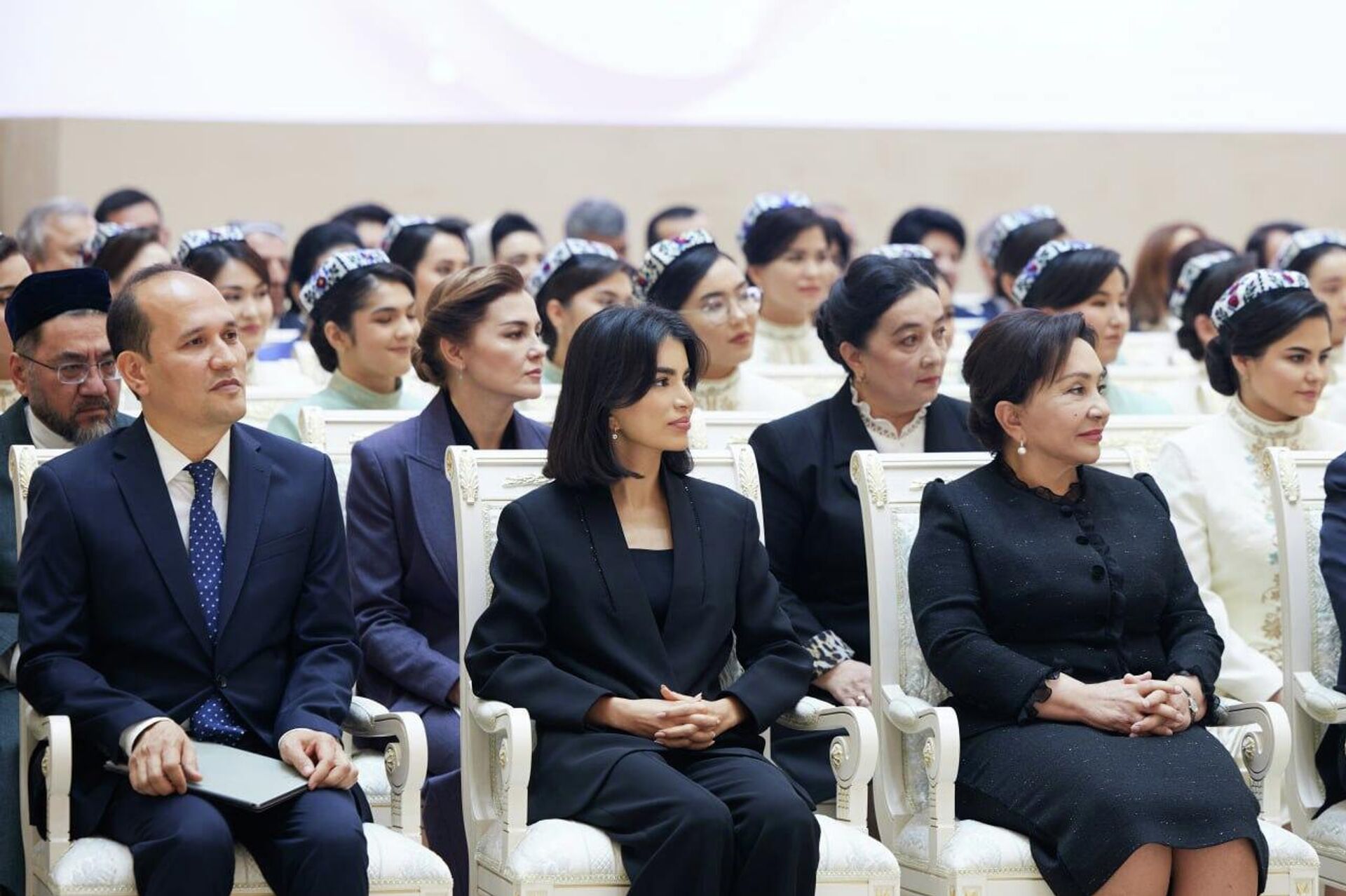 Seremoniya vrucheniya nagrad jenshinam na kanune 8-marta - Sputnik O‘zbekiston, 1920, 06.03.2026