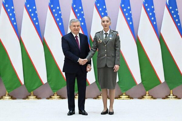 🟠Президент Узбекистана вручил женщинам высшие государственные звания, ордена и медали - Sputnik Узбекистан