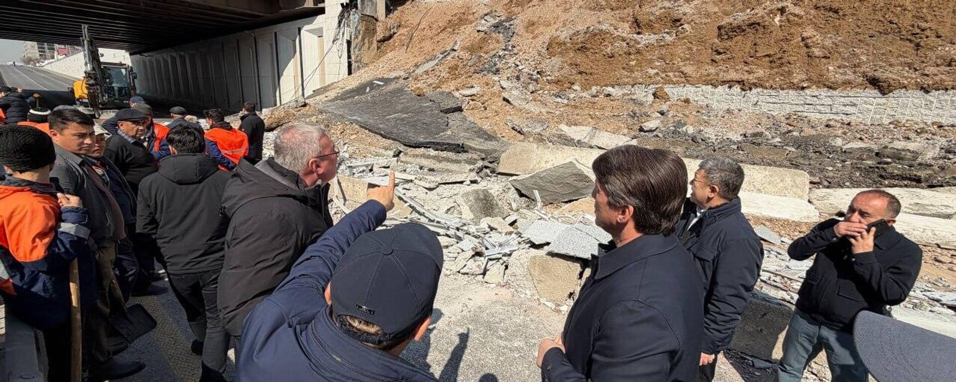 Na tonnelnom proyezde v Tashkente proizoshlo obrushenie odnogo iz uchastkov podpornoy steni - Sputnik O‘zbekiston, 1920, 12.03.2026