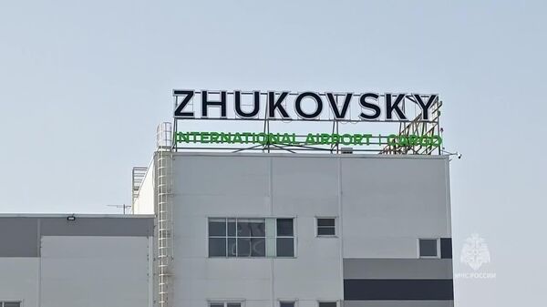 МЧС России доставило в Азербайджан 13 тонн гуманитарной помощи для Ирана - Sputnik Узбекистан