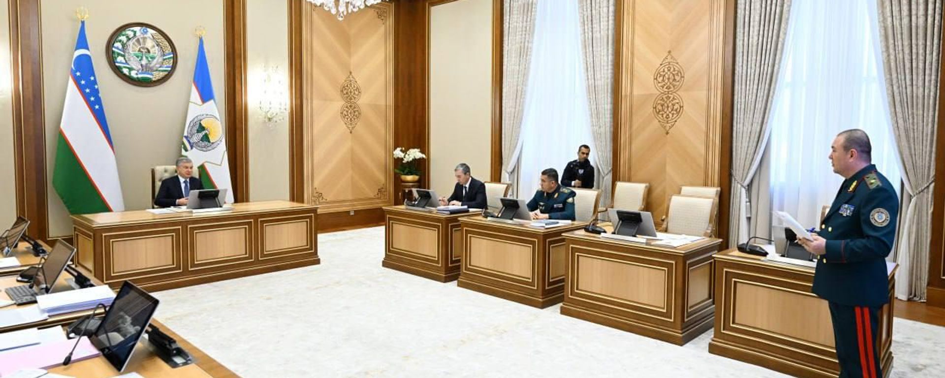 Шавкат Мирзиёев ознакомился с мерами по усилению борьбы с киберпреступностью
 - Sputnik Узбекистан, 1920, 13.03.2026