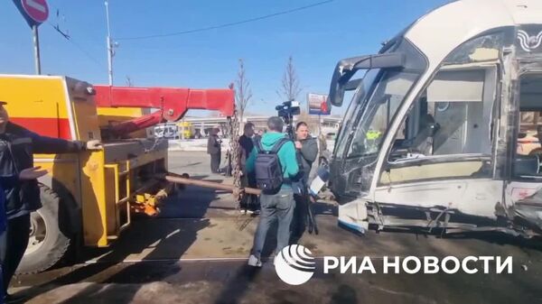В Москве в результате столкновения двух трамваев пострадали 22 человека, включая 5 детей - Sputnik Узбекистан