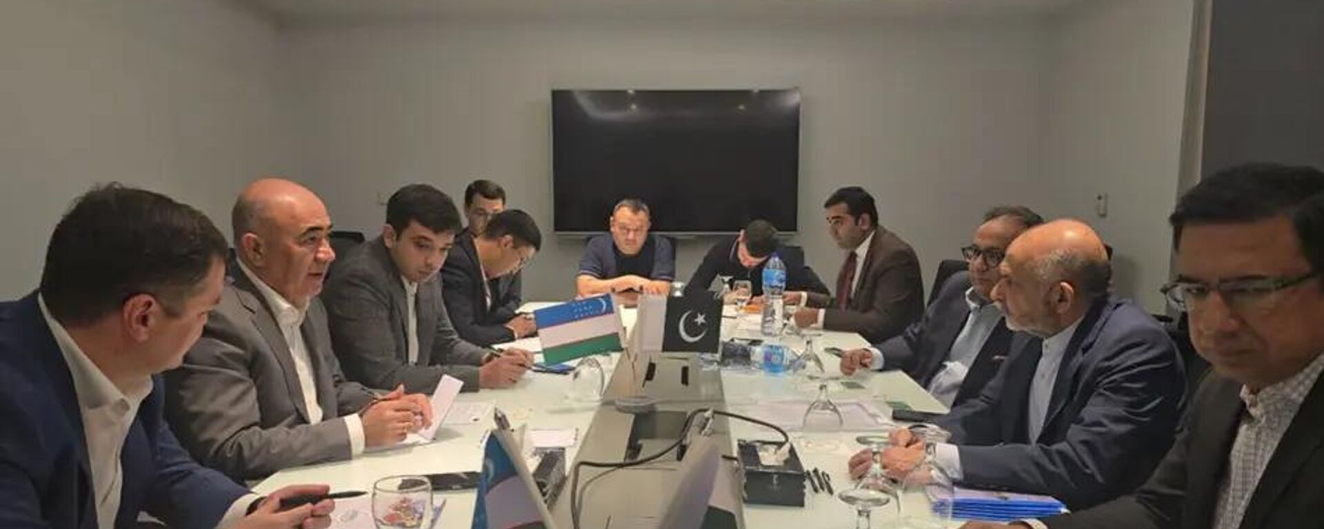 Пакистанский бизнес планирует инвестировать в производство сахара, обуви и шин в Ташкентской области - Sputnik Узбекистан, 1920, 16.03.2026