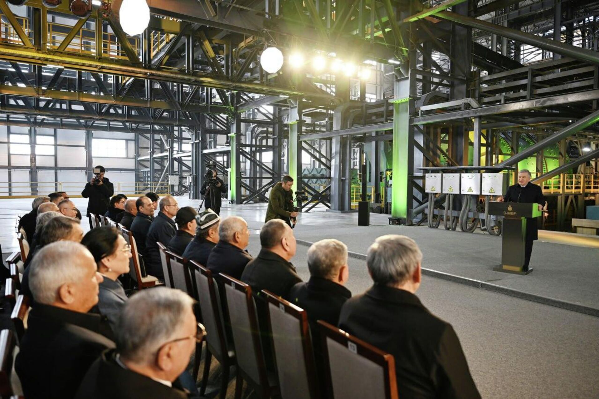 Президент дал старт работе третьей медно-обогатительной фабрики в Алмалыке - Sputnik Узбекистан, 1920, 16.03.2026