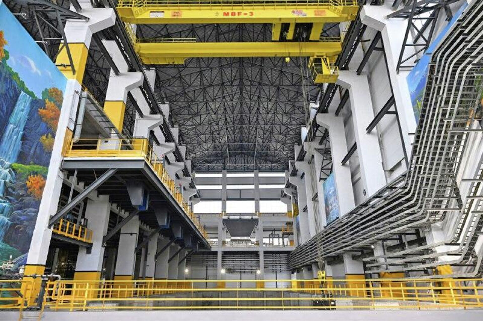 Шавкат Мирзиёев посетил корпус фильтрации медного концентрата АГМК - Sputnik Узбекистан, 1920, 16.03.2026