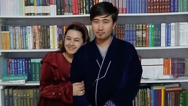 Насибахон Иброхимова в качестве приданого отправила в дом жениха 800 книг - Sputnik Ўзбекистон