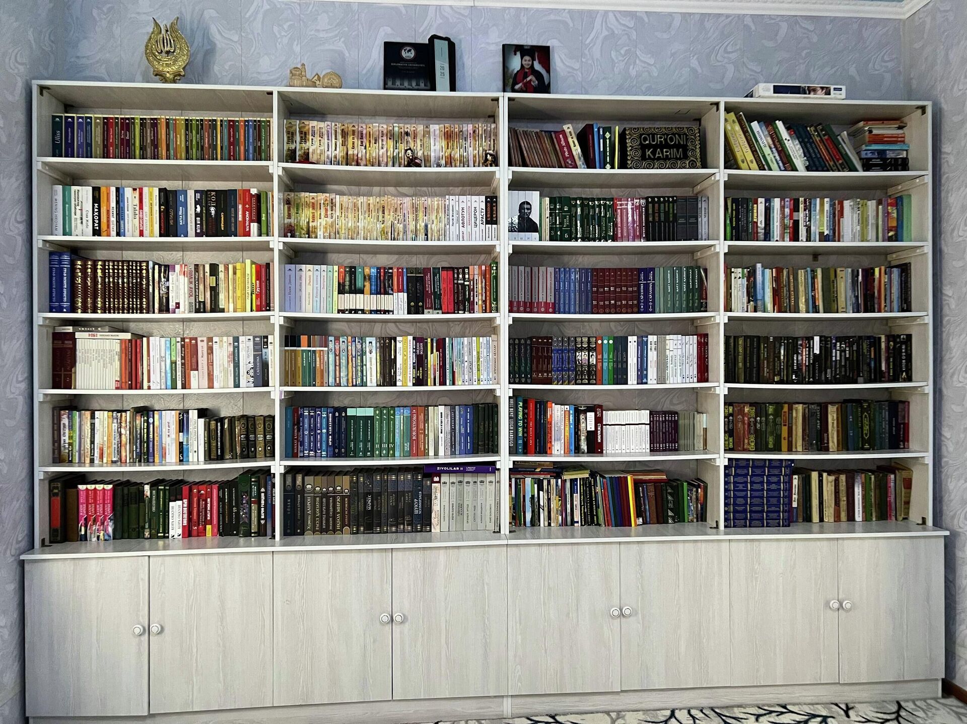 800 книг: невеста из Андижана отправила жениху необычное приданное 800 книг: невеста из Андижана отправила жениху необычное приданное - Sputnik Ўзбекистон, 1920, 16.03.2026