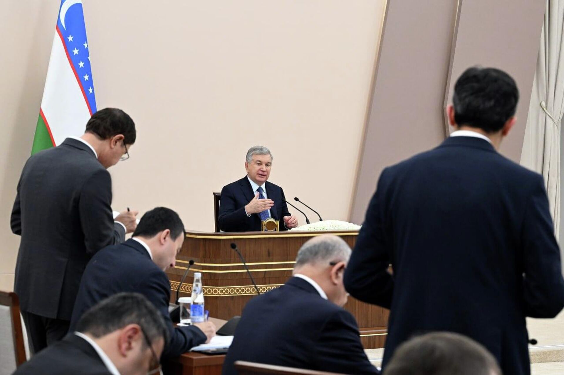 Президент провел совещание по ускорению реализации крупных инвестиционных проектов в горнодобывающей промышленности. - Sputnik Узбекистан, 1920, 16.03.2026