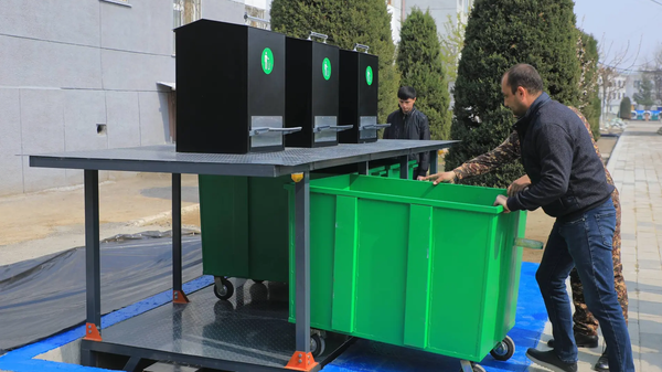 В Намангане строится новый комплекс подземного хранения отходов вместимостью до 3 тонн - Sputnik Ўзбекистон