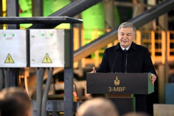 Узбекистан совместно с Россией запустил крупнейшую в ЦА медно-обогатительную фабрику в Алмалыке - Sputnik Узбекистан