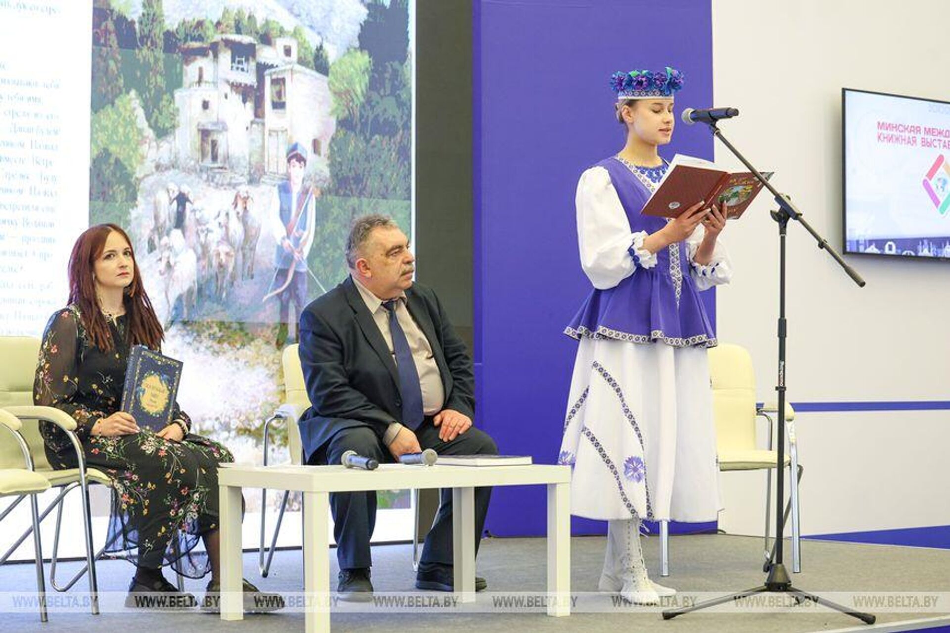 Сказки народов СНГ презентовали на книжной ярмарке в Минске - Sputnik Узбекистан, 1920, 18.03.2026