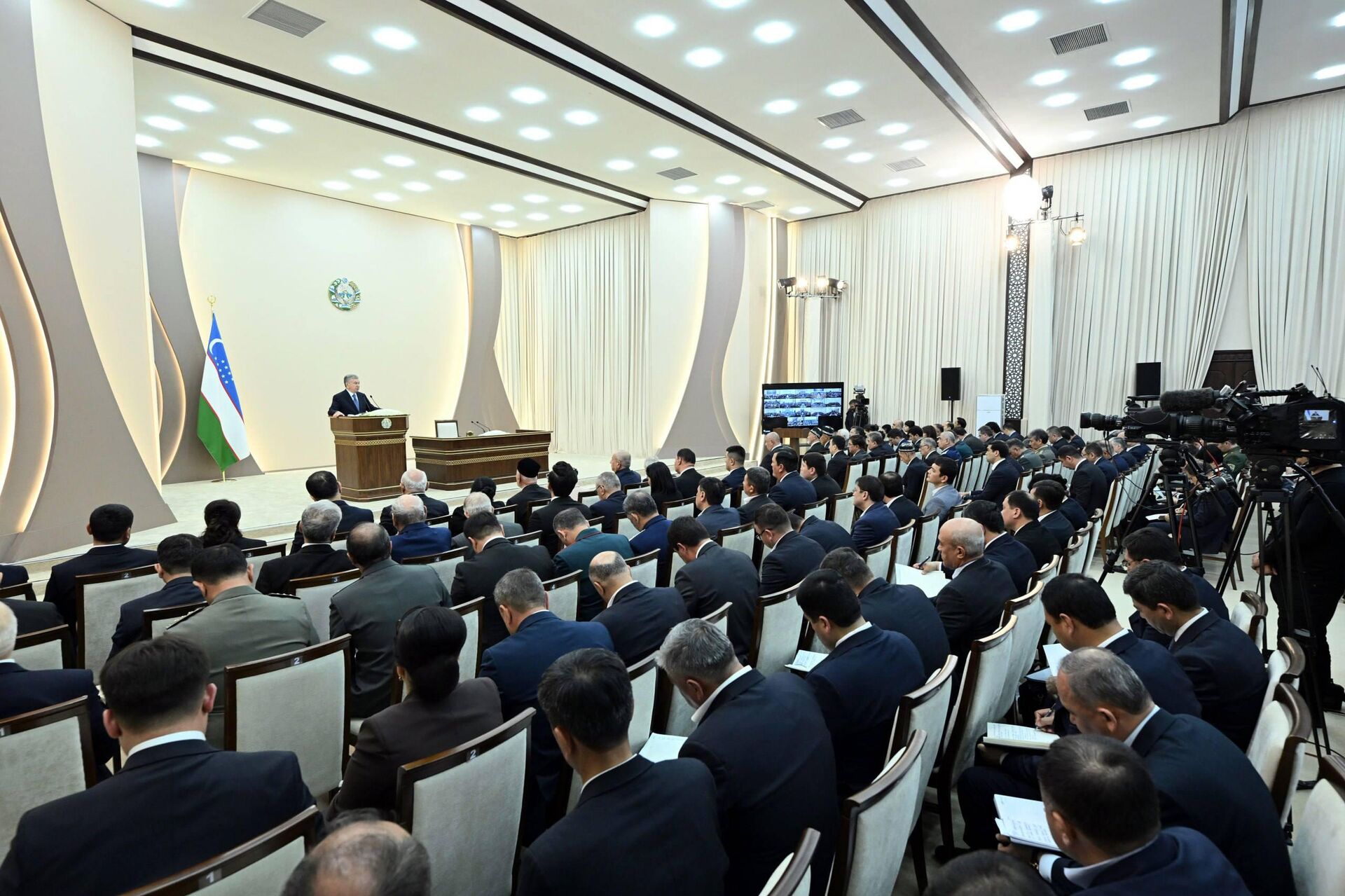 В Нарпайском районе состоялось совещание по вопросам социально-экономического развития Самаркандской области - Sputnik Узбекистан, 1920, 19.03.2026