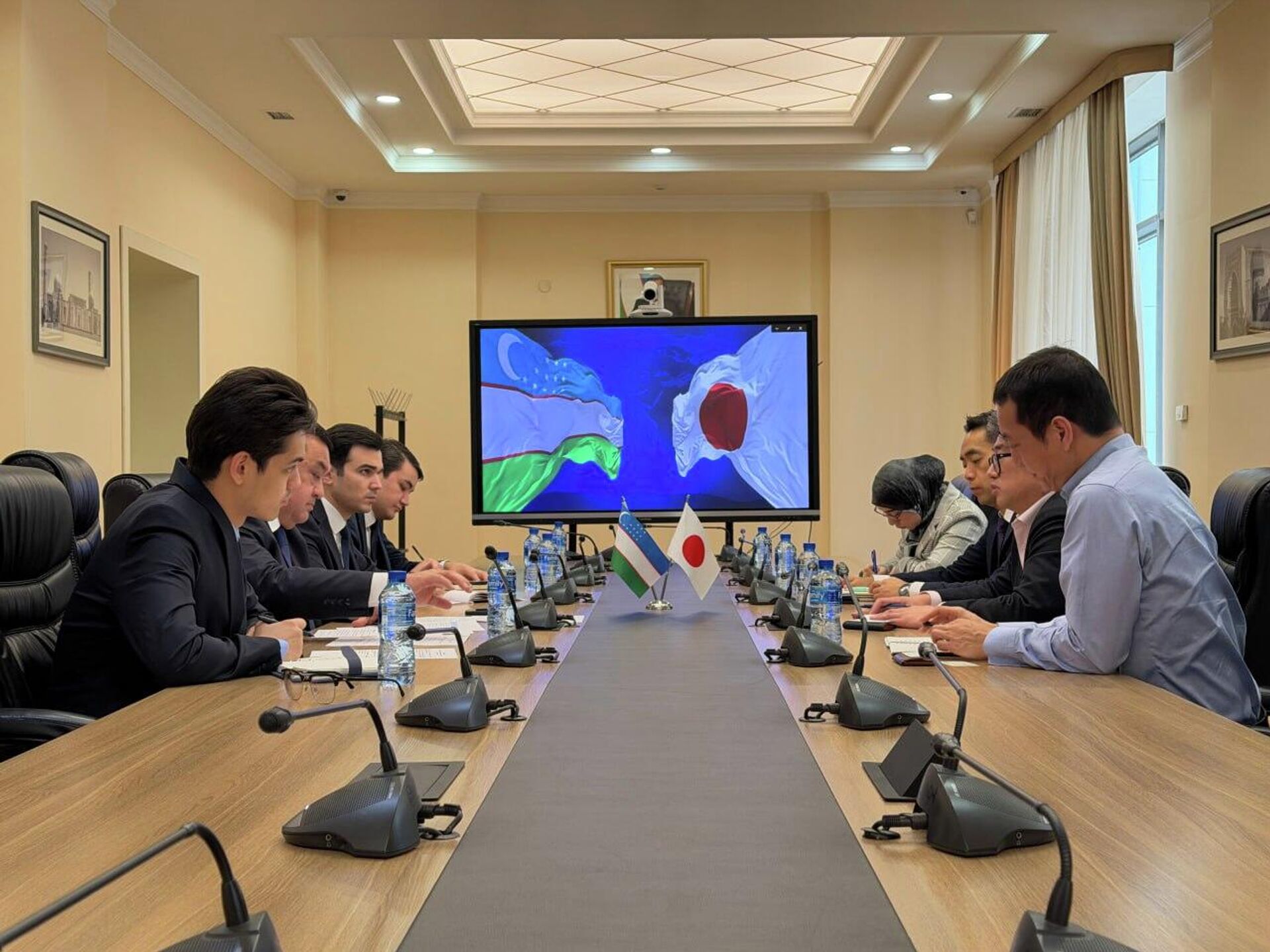 Обсуждены проекты в сфере водного хозяйства с крупными компаниями из Китая и Японии - Sputnik Ўзбекистон, 1920, 19.03.2026