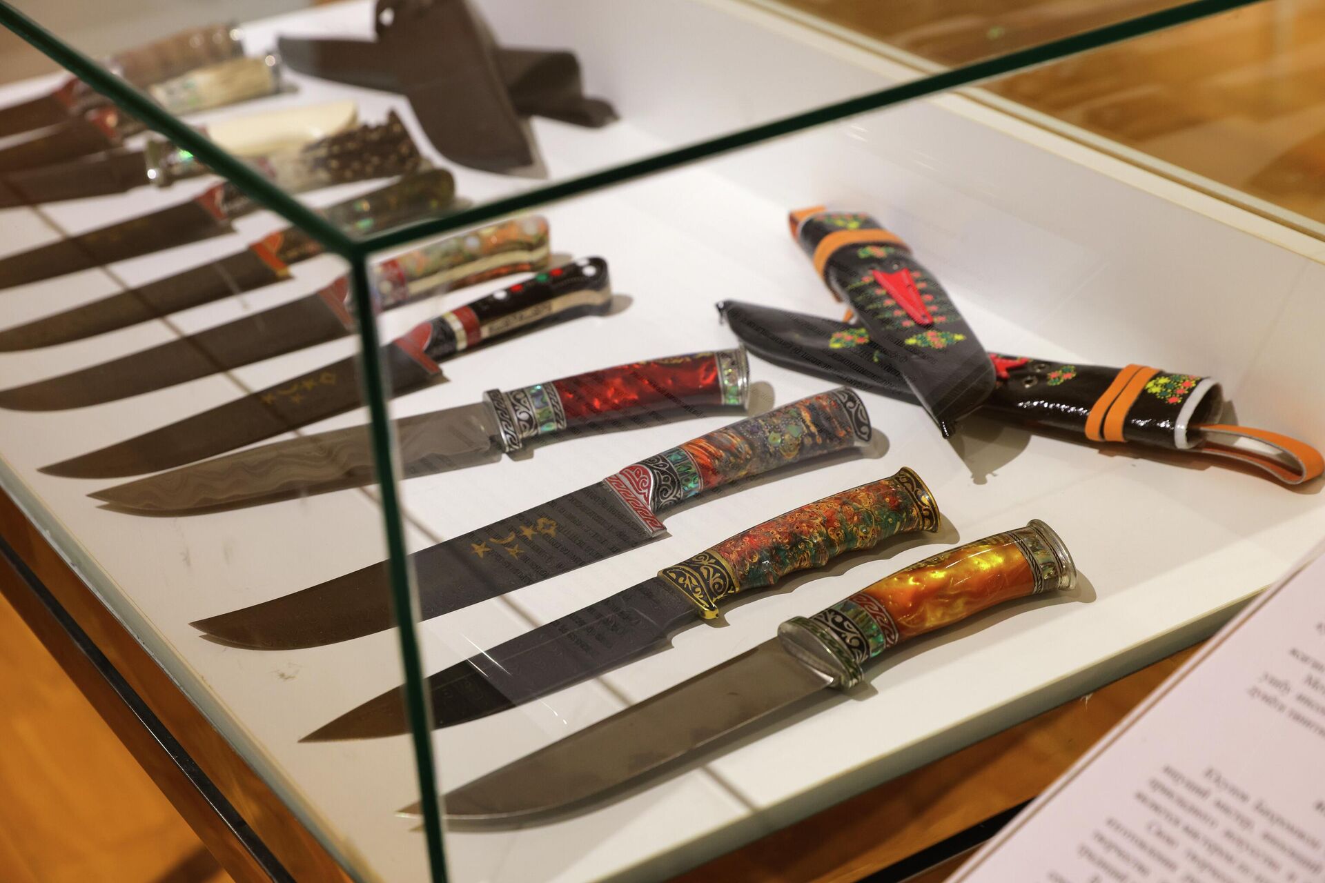 “Mahoratdan komillik sari” ko‘rgazmasi - Sputnik O‘zbekiston, 1920, 19.03.2026