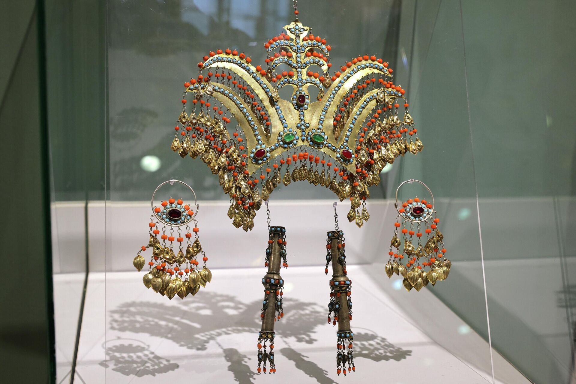 “Mahoratdan komillik sari” ko‘rgazmasi - Sputnik O‘zbekiston, 1920, 19.03.2026