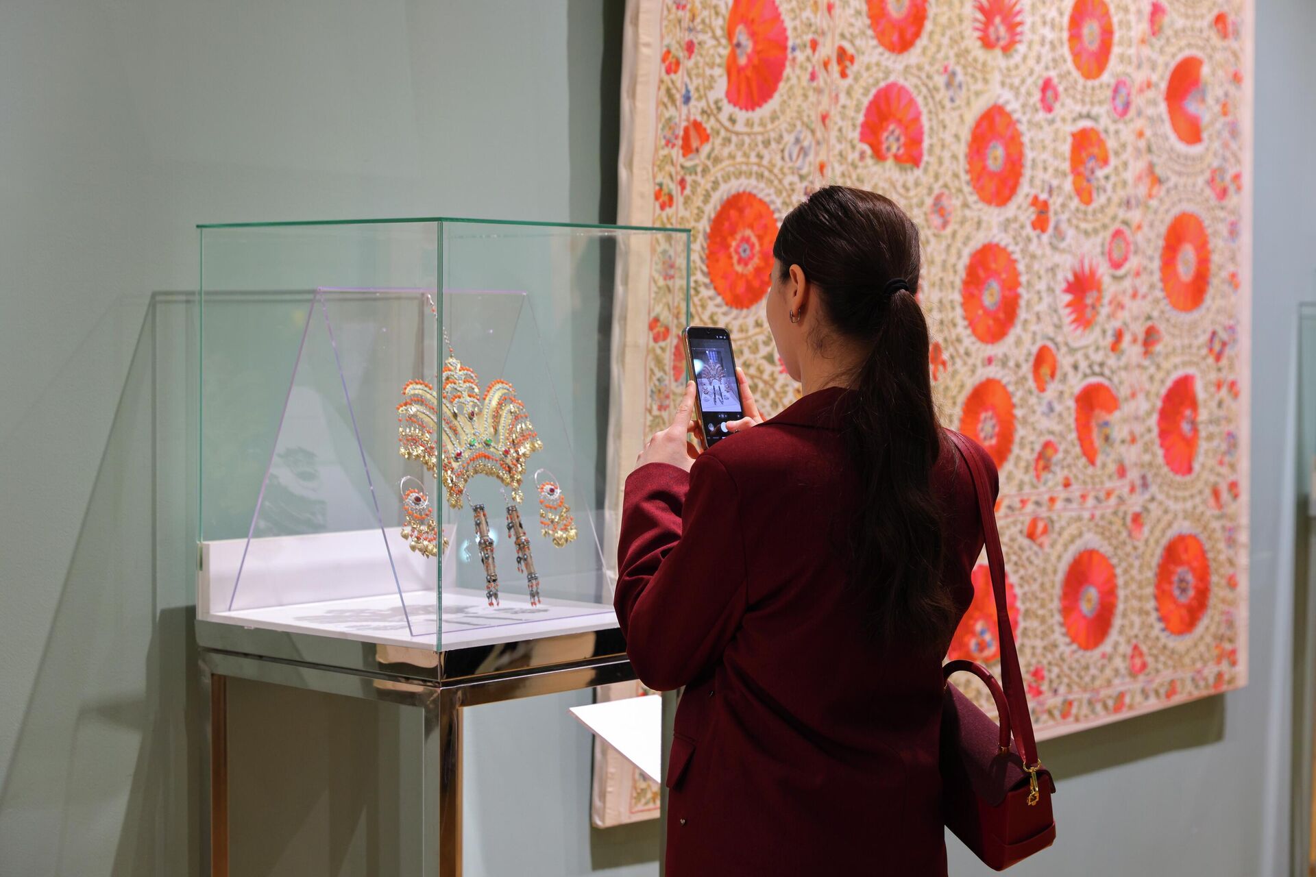 “Mahoratdan komillik sari” ko‘rgazmasi - Sputnik O‘zbekiston, 1920, 19.03.2026