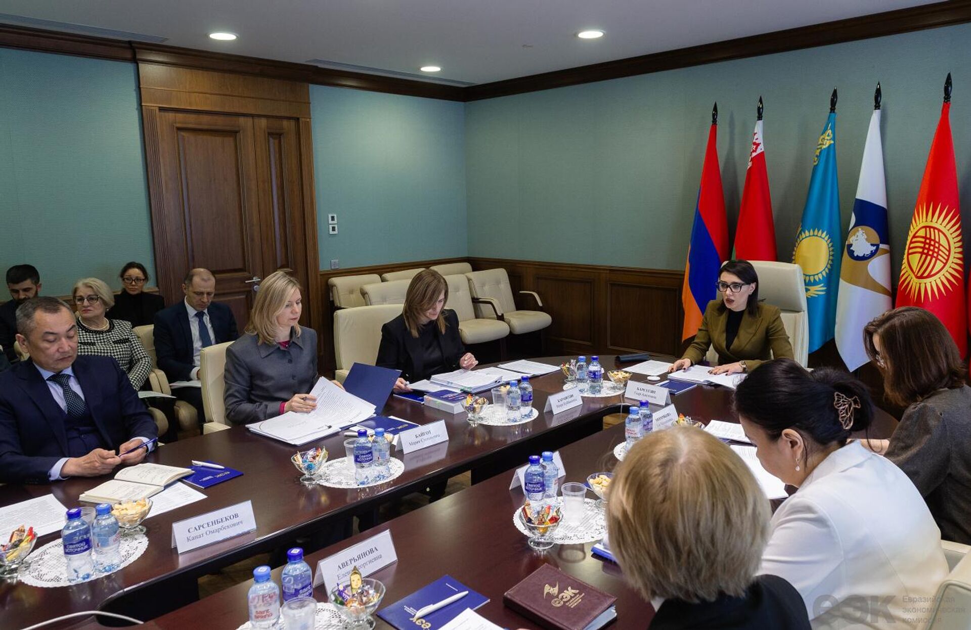 В ЕЭК состоялось заседание Консультативного комитета по АПК. - Sputnik Узбекистан, 1920, 19.03.2026