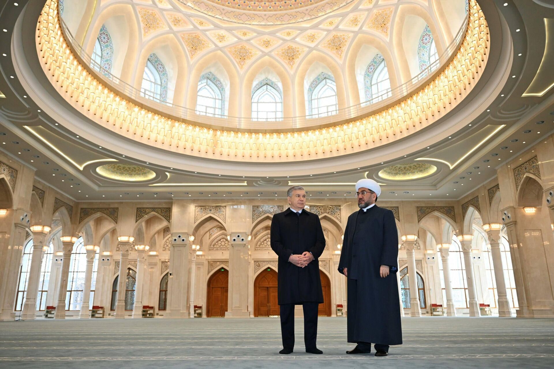 Президент Шавкат Мирзиёев посетил комплекс Имама Бухари в Самаркандской области - Sputnik Узбекистан, 1920, 19.03.2026