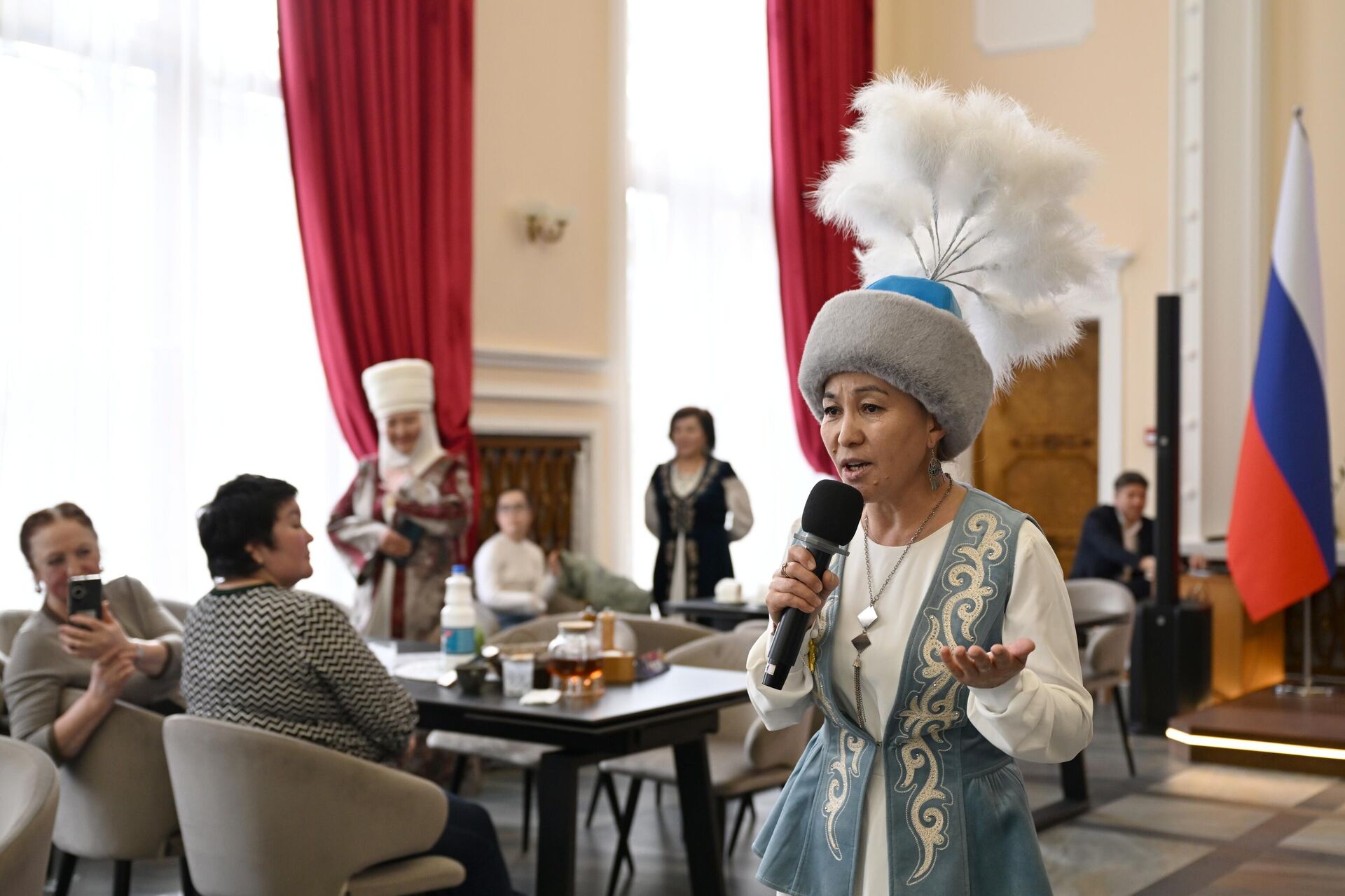 Празднование Навруза в павильоне №4 Киргизской Республики на ВДНХ. Празднование Навруза в павильоне №4 Киргизской Республики на ВДНХ. - Sputnik Узбекистан, 1920, 21.03.2026