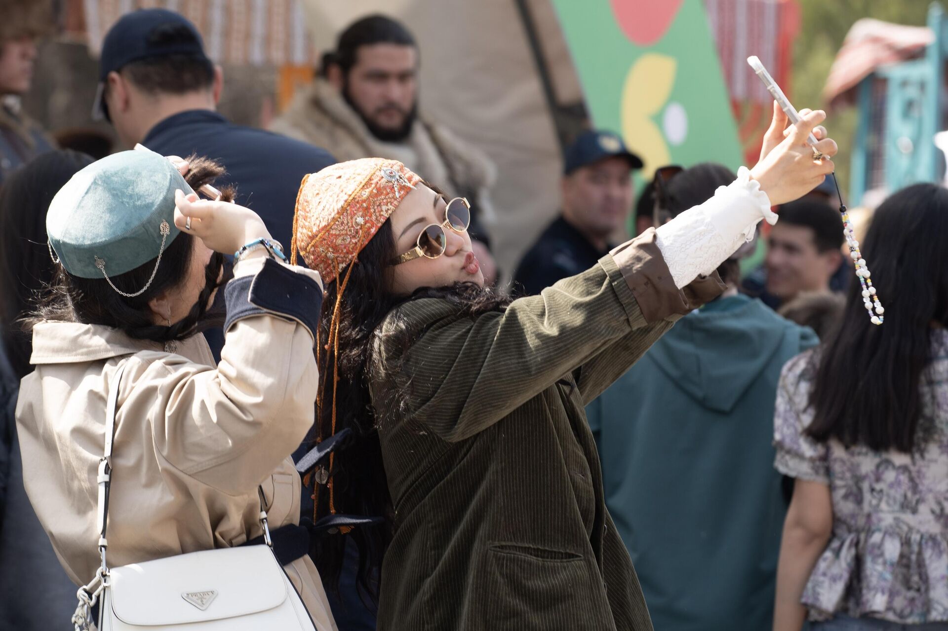 Празднование Навруза в Алматы. Навруз - праздник прихода весны и начала нового года по солнечному календарю. Празднование Навруза в Алматы. Навруз - праздник прихода весны и начала нового года по солнечному календарю. - Sputnik Узбекистан, 1920, 21.03.2026