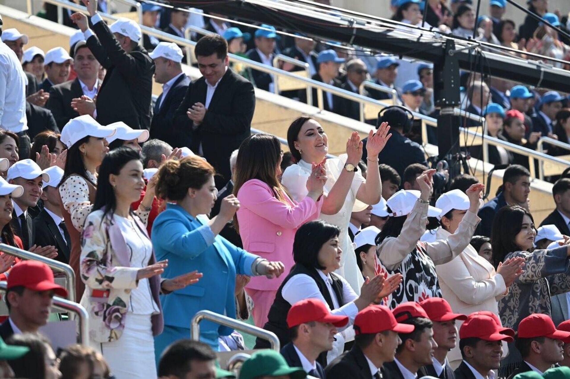 В парке Янги Узбекистон состоялось торжественное празднование Навруза.  - Sputnik Узбекистан, 1920, 21.03.2026