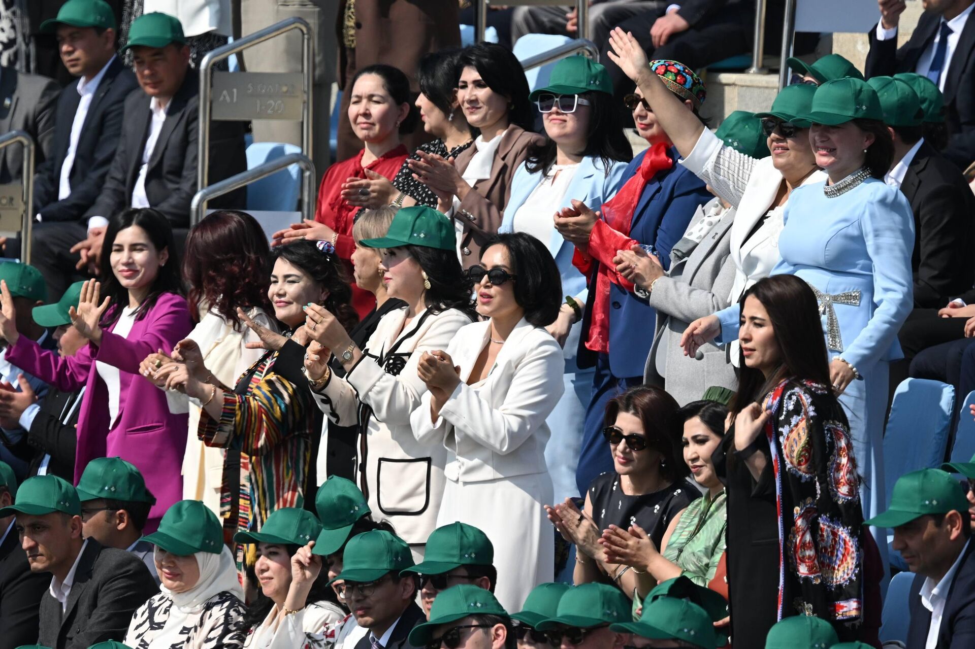 В парке Янги Узбекистон состоялось торжественное празднование Навруза.  - Sputnik Узбекистан, 1920, 21.03.2026