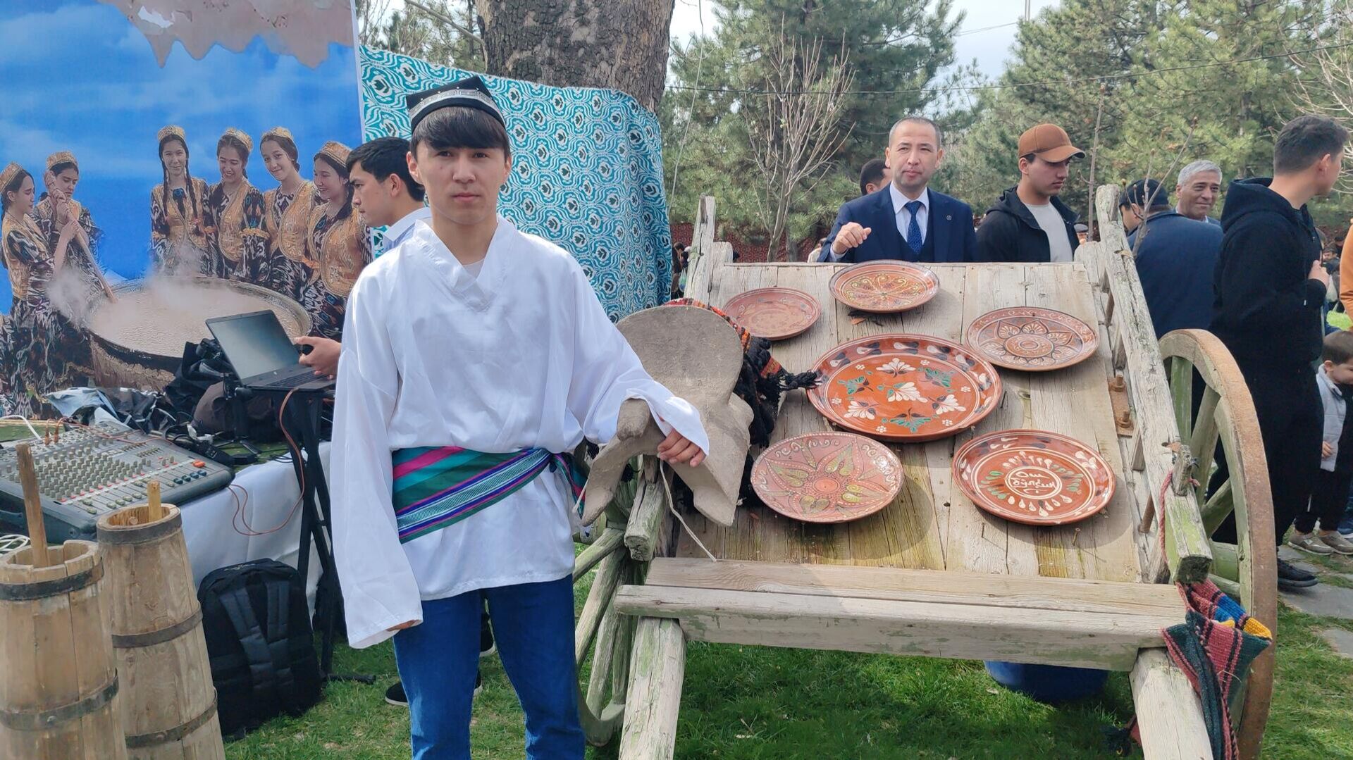 В Самарканде в честь Навруза прошли народные гуляния. - Sputnik Узбекистан, 1920, 21.03.2026