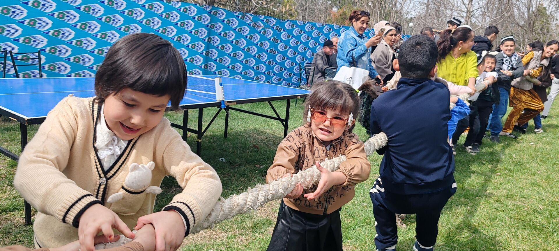 В Самарканде в честь Навруза прошли народные гуляния. - Sputnik Узбекистан, 1920, 21.03.2026