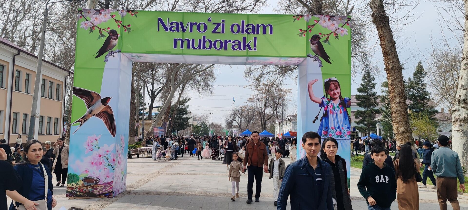 В Самарканде в честь Навруза прошли народные гуляния. - Sputnik Узбекистан, 1920, 21.03.2026