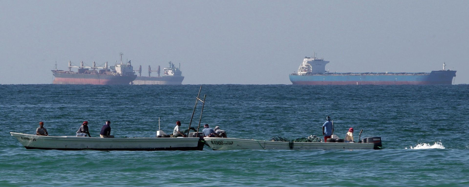 Нефтяные танкеры проходят через Ормузский пролив. Архивное фото - Sputnik Ўзбекистон, 1920, 20.06.2026