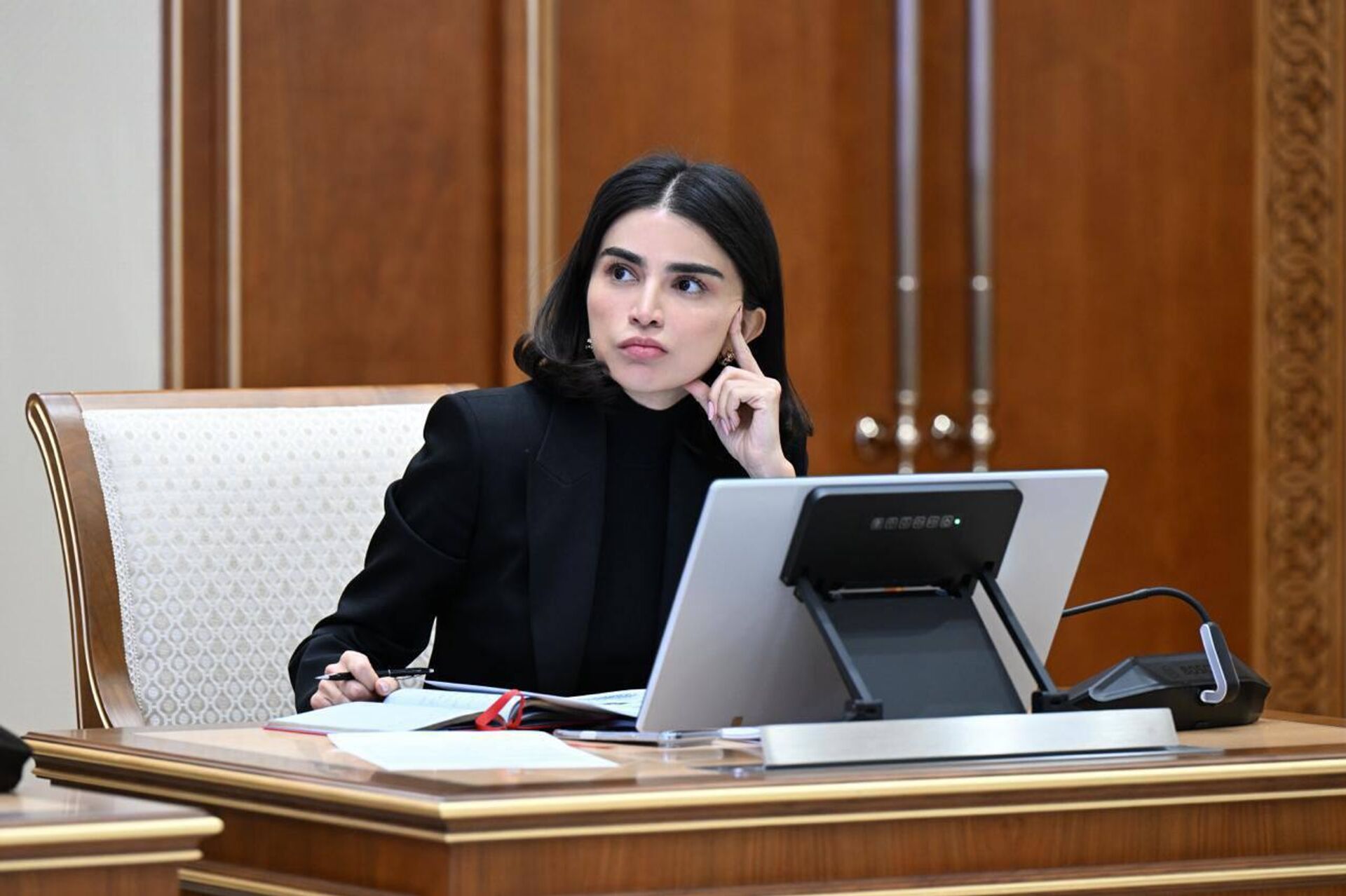 Президент Шавкат Мирзиёев ознакомился с презентацией о приоритетных общенациональных проектах в сфере экологии и охраны окружающей среды Президент Шавкат Мирзиёев ознакомился с презентацией о приоритетных общенациональных проектах в сфере экологии и охраны окружающей среды - Sputnik Узбекистан, 1920, 24.03.2026