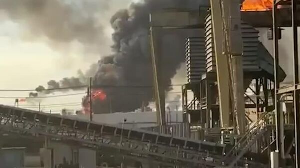 На нефтеперерабатывающем заводе в Техасе произошел взрыв, сообщил телеканал KFDM - Sputnik Узбекистан