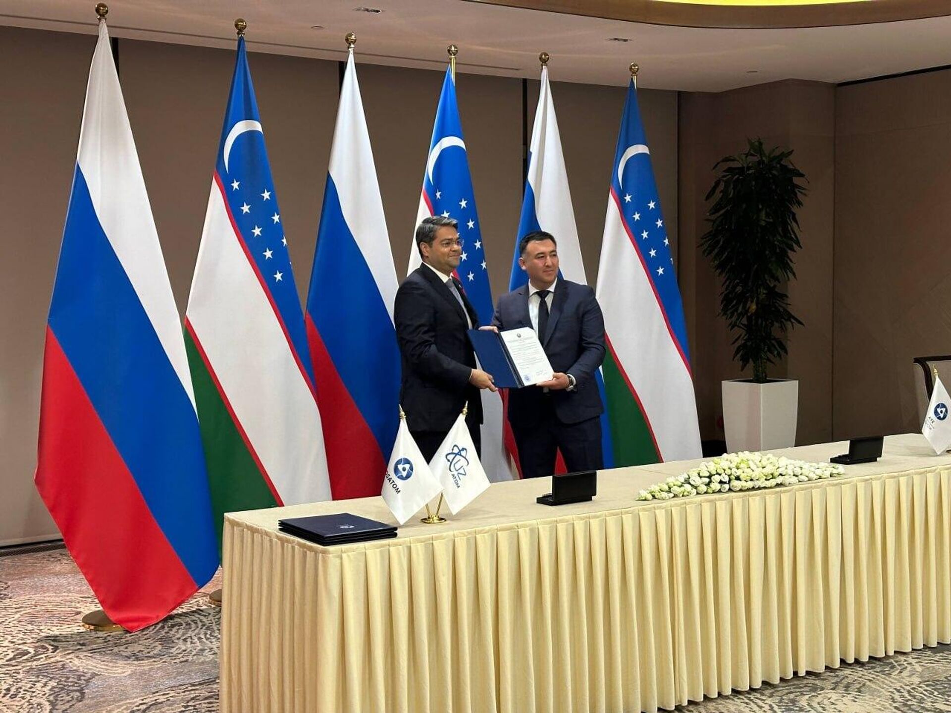 Узатом получил разрешение на использование площадки для размещения двух энергоблоков АЭС с реакторными установками РИТМ-200Н - Sputnik Узбекистан, 1920, 24.03.2026